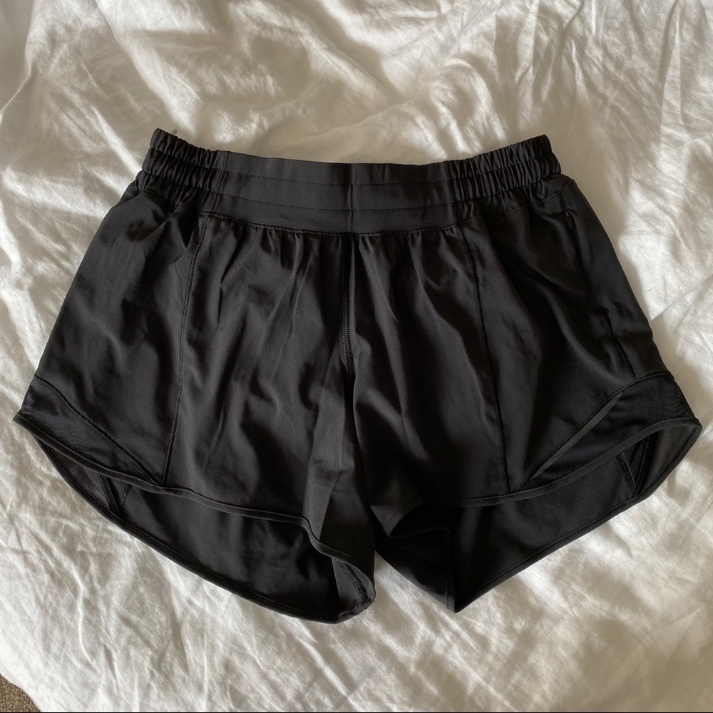 Lululemon Hotty Hot Lr Shorts 4”